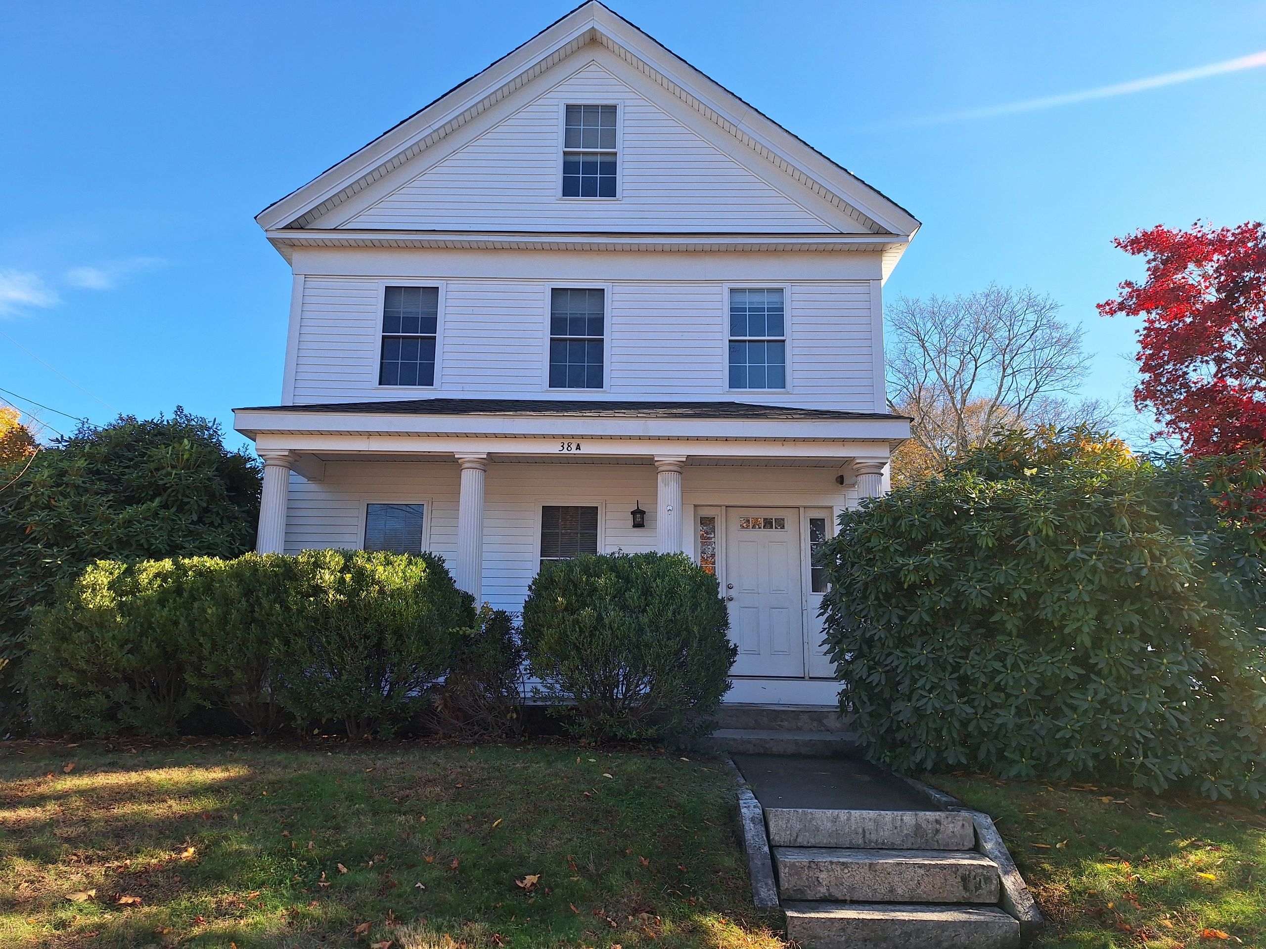 Khloe Lynn's — sober living in Millbury, Massachusetts