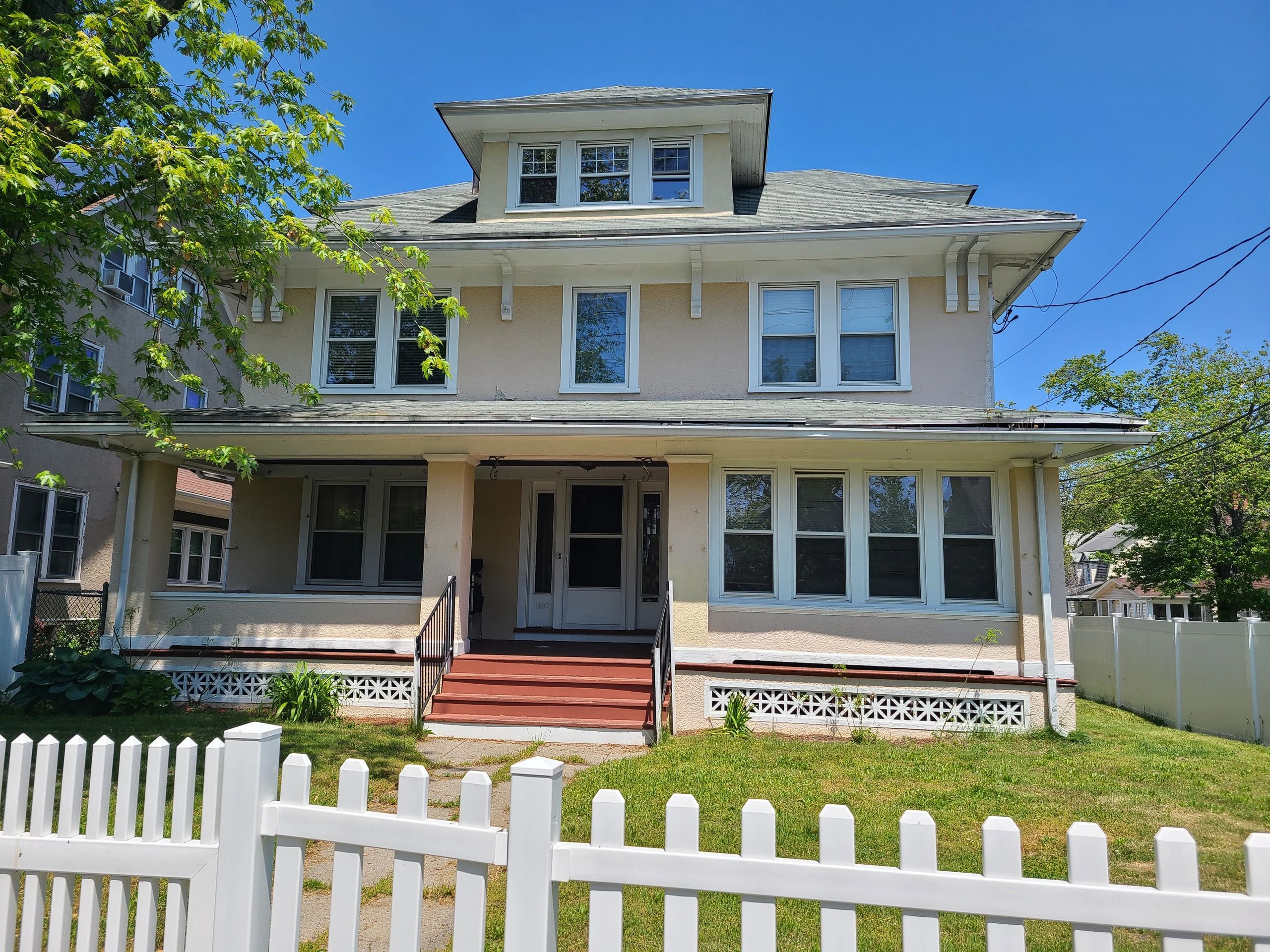 Park Place 1860 Sober House โ co-ed sober living in Bridgeport, Connecticut